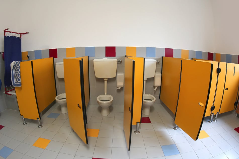 An vielen Schulen klagen die Schüler über den Zustand der Toiletten. (Symbolbild)