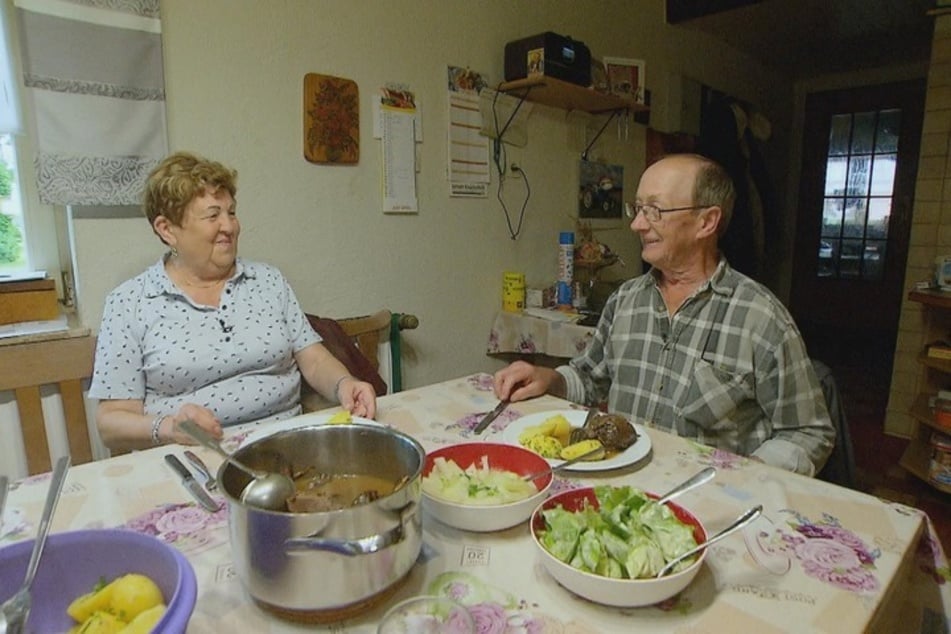 Hühnerwirt Walter (73) und seine Ex-Hofdame Katharina konnten ihre Gefühle im Alltag nicht aufrechterhalten.
