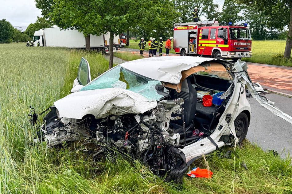 Am Donnerstag krachte auf der K62 bei Hollenstedt ein Auto gegen einen Lkw.