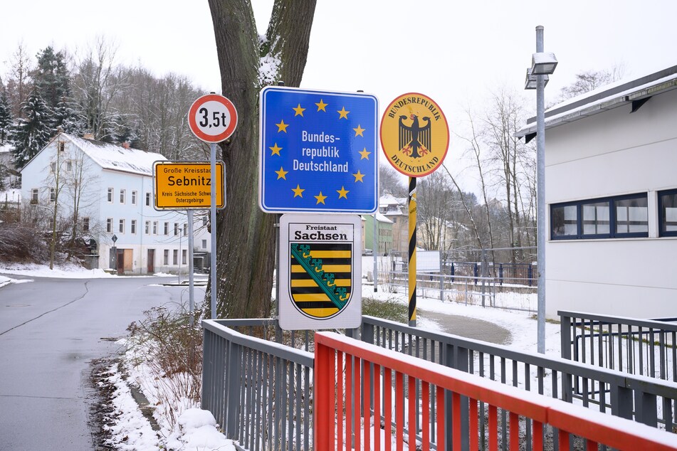 Berufspendler sollen weiterhin über die deutsch-tschechische Grenze fahren dürfen.