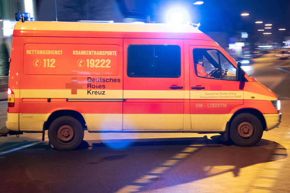 Tragischer Unfall: 18-Jähriger stirbt bei Explosion von Böller
