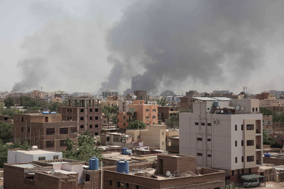 In der Hauptstadt des Sudan toben seit Tagen erbitterte Kämpfe zwischen Paramilitärs und der Armee.