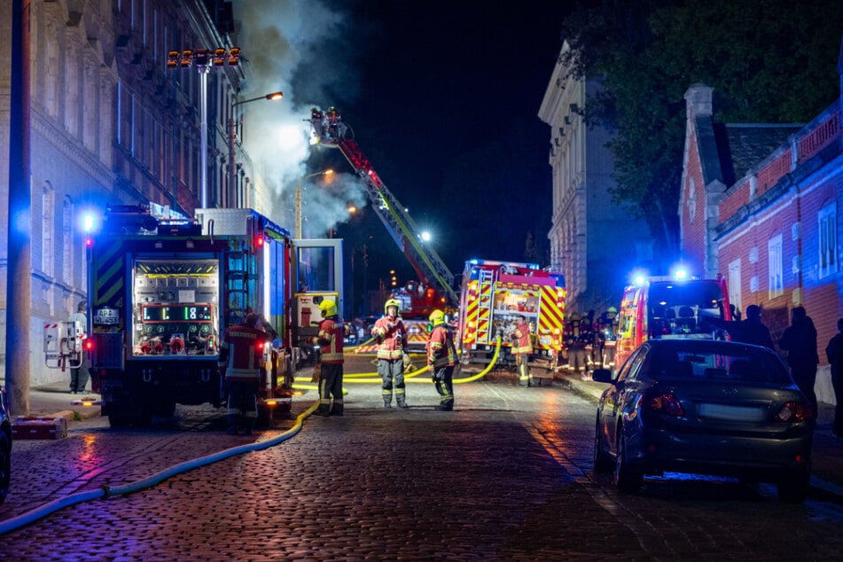 Die Feuerwehr war mit zahlreichen Einsatzkräften im Einsatz.