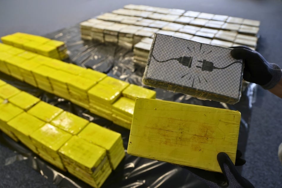 Insgesamt 690 einzeln verpackte Kilo-Blöcke Kokain wurden sichergestellt.