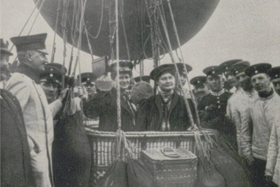 Die Echten! Margarete und Elsbeth Große kurz vorm Start ihrer legendären Reise.