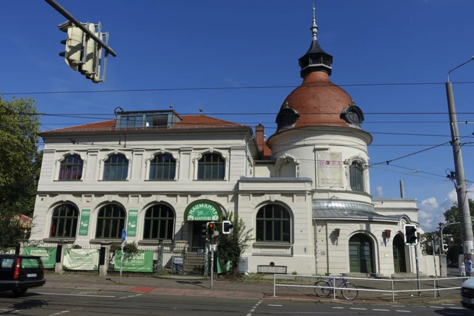 Hinter dem Felsenkeller verbirgt sich der Biergarten, in dem am Sonntag das Fußball-Quiz stattfindet.