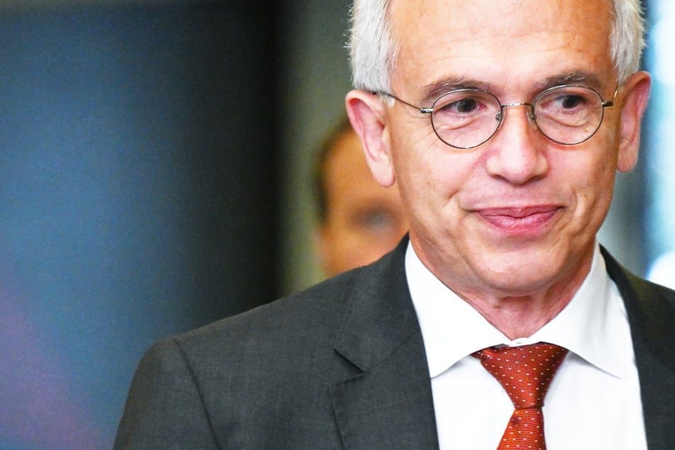 Frankfurter OB Peter Feldmann weist Korruptionsvorwürfe erneut zurück