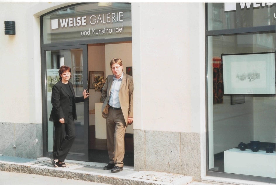 Regine Weise und Bernd Weise vor ihrer alten Galerie in der Inneren Klosterstraße.