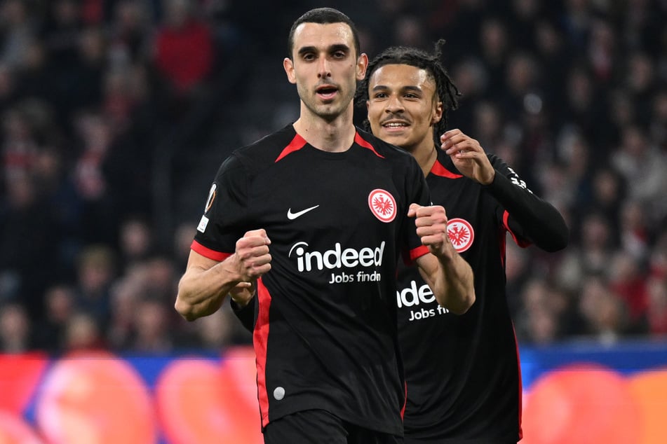 In den Planungen für die kommende Saison spielt Ellyes Skhiri (31, vorn) für die Frankfurter Eintracht keine Rolle mehr.