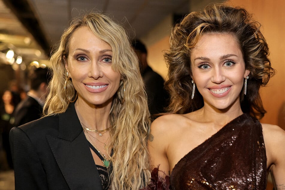 Miley Cyrus (r.) revealed her mom, Tish, has quite the reputation when it comes to her weed.