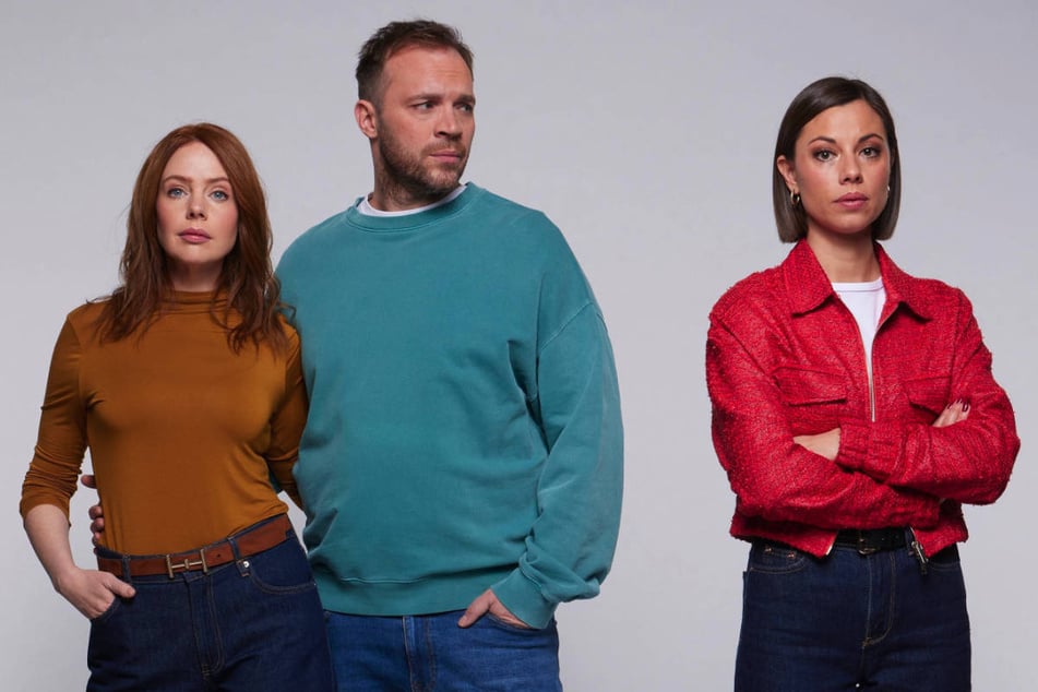 Erik ist nach wie vor zwischen seiner Toni (l.) und Matilda hin- und hergerissen.