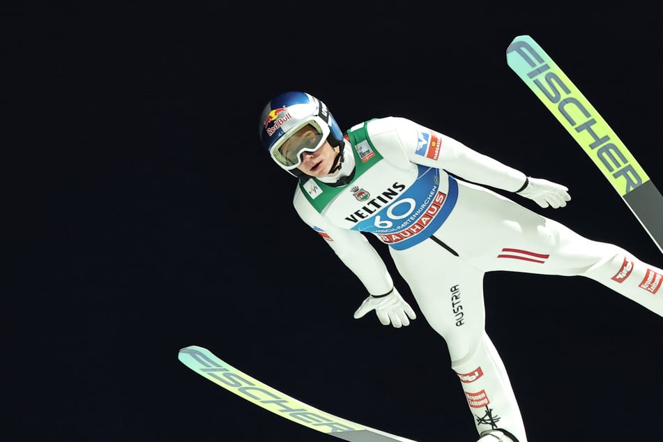 Stefan Embacher hat in der Qualifikation für das Neujahrsspringen in Garmisch mit 145,5 Metern einen Schanzenrekord aufgestellt.