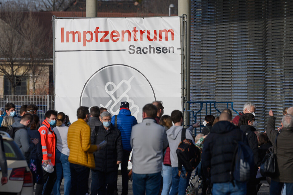 Künftig sollen es in den sächsischen Impfzentren 20.000 Corona-Impfungen pro Tag geben.