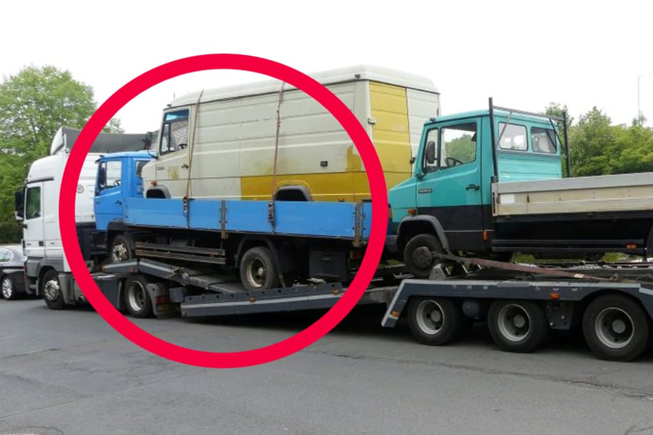 Der Transporter war verbotswidrig auf der Pritsche eines ebenfalls geladenen Lastwagens festgeschnallt.