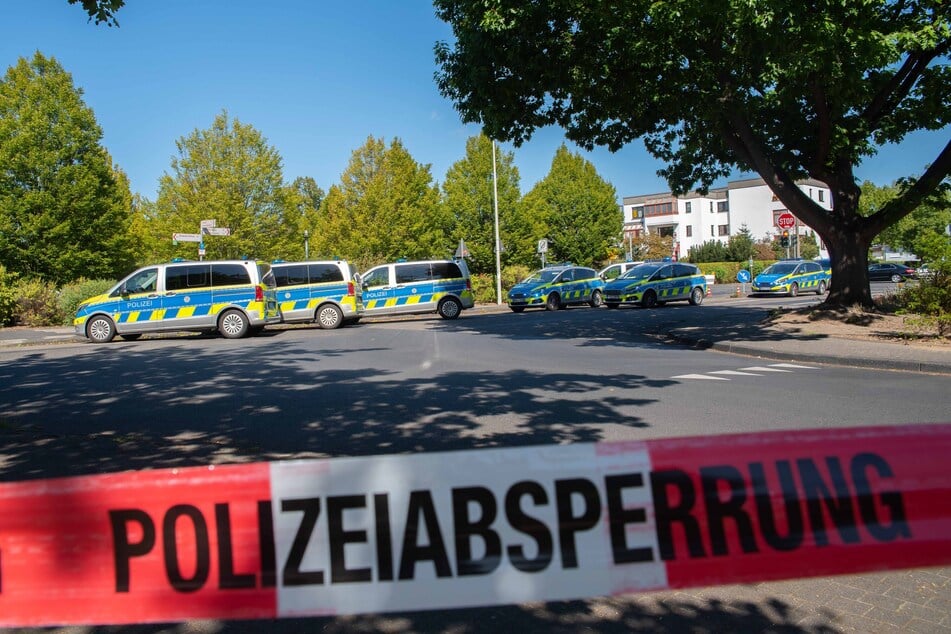Gymnasium schlägt Alarm: Polizei sucht Stunden nach Verdächtigen und gibt Entwarnung