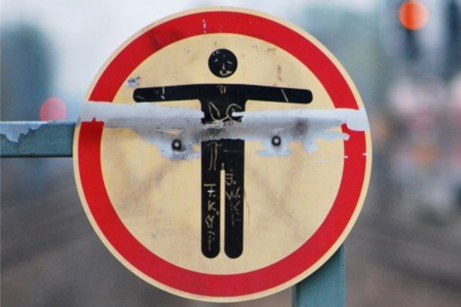 "Train Surfer" ertappt: Jugendliche bringen sich auf Güterzug in Lebensgefahr