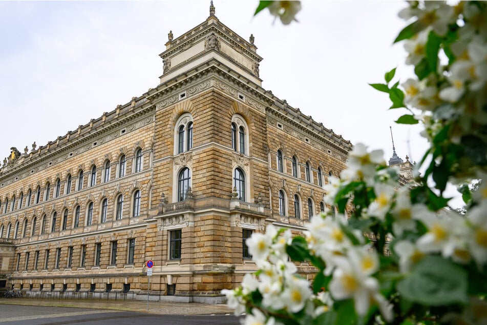 Das Justizzentrum Dresden dient für Staatsschutzverfahren, die eigentlich im Prozessgebäude im Dresdner Hammerweg verhandelt werden, als Ausweichquartier.