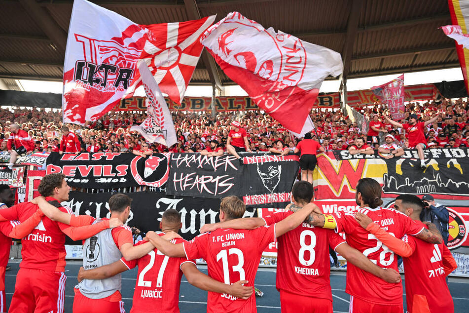 An Ende konnten die Union-Kicker gemeinsam mit den 2500 mitgereisten Fans den Einzug in die nächste Runde feiern.