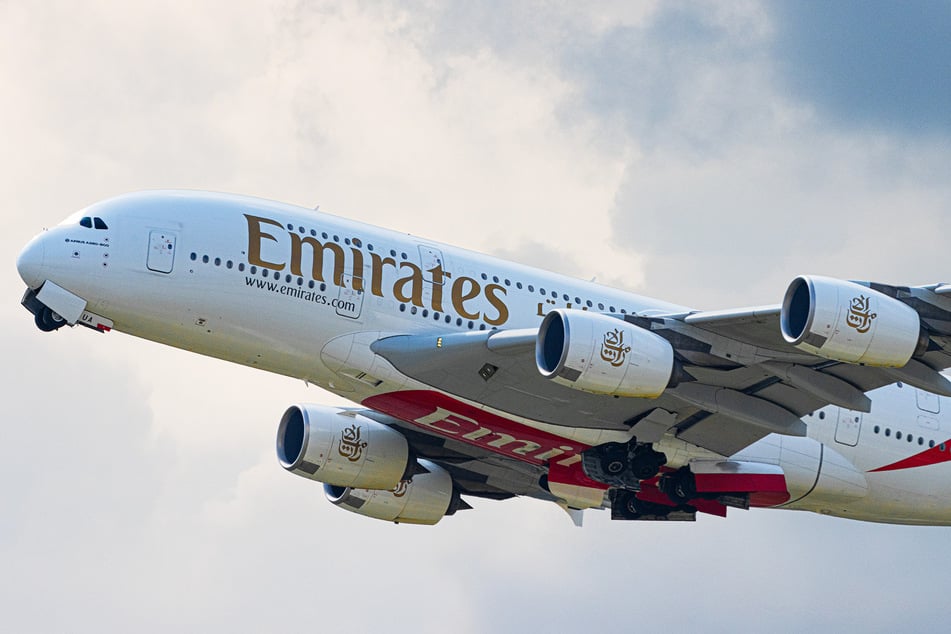 Ein Airbus A380 der arabischen Emirates-Airline musste auf halber Strecke umdrehen und zum Abflughafen zurückkehren.