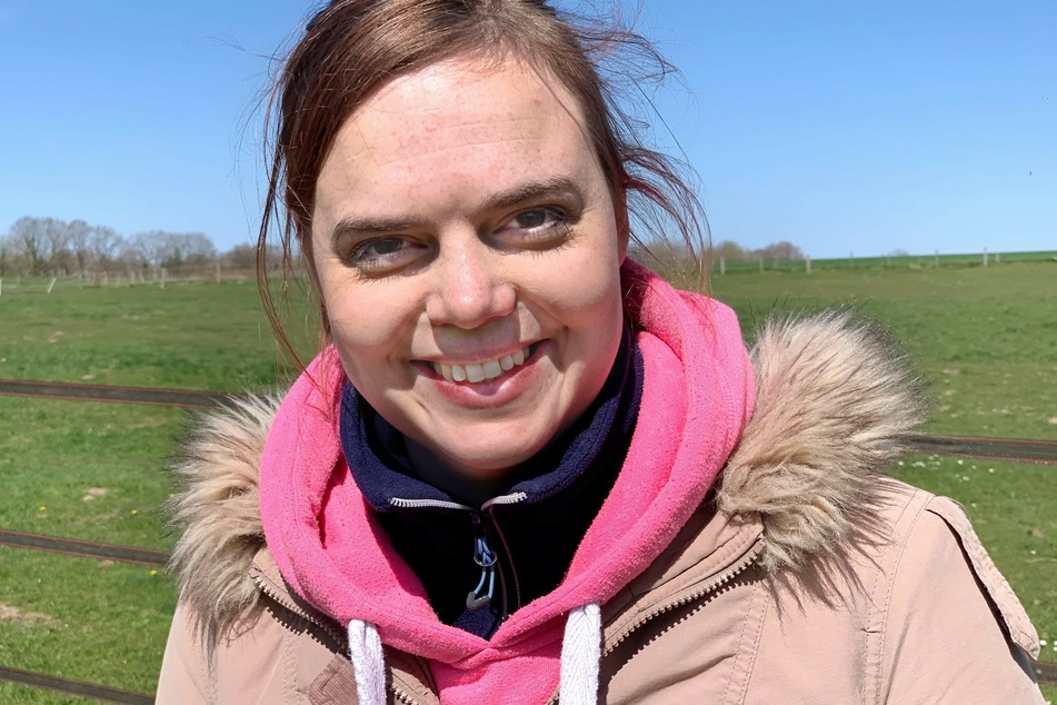 Pferde-Liebhaberin Lara (26) möchte eine Freundin, die loyal, ehrlich und nicht auf den Kopf gefallen ist.