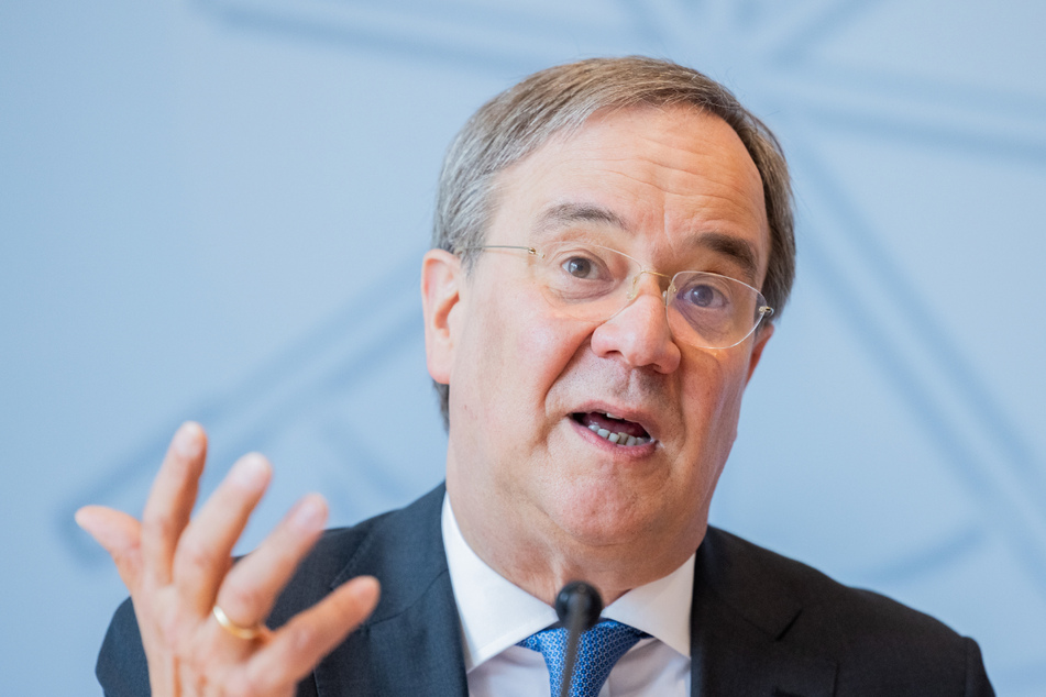 CDU-Chef Armin Laschet (60) kann aufatmen. In seinem Buch wurden laut einem Prüfer keine weiteren Plagiate gefunden.