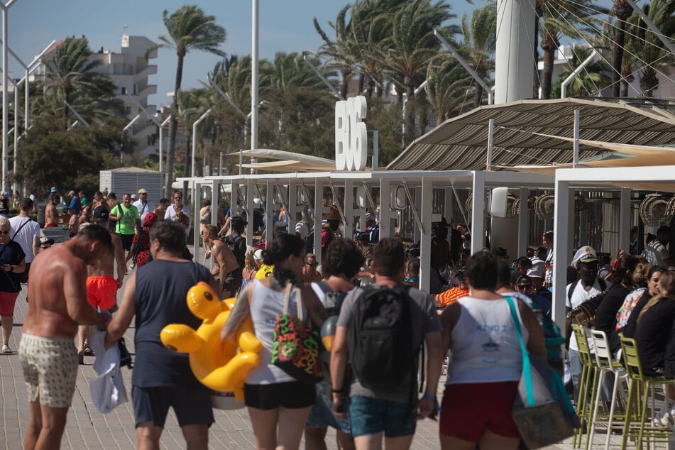Der übermäßige Tourismus an der Playa de Palma stört Tamara.