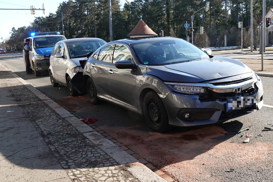 Bremse zu spät erwischt: Zwei Verletzte bei Unfall in Leipzig
