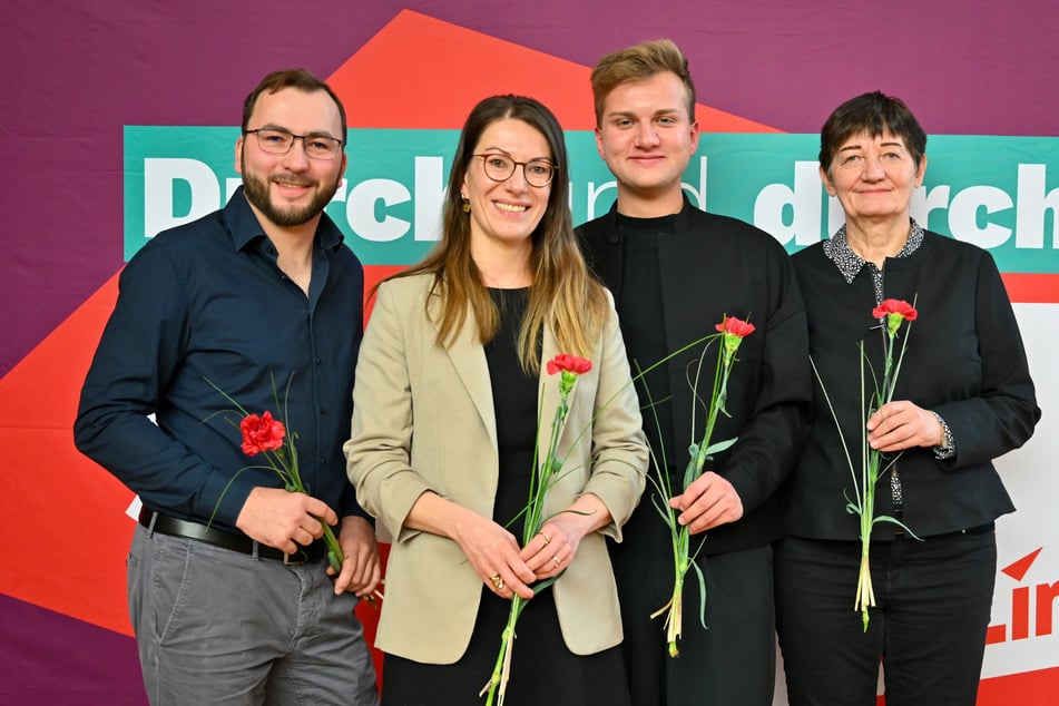 Linken-Co-Vorsitzender Florian Berndt (24, 3.v.l.) kündigt eine "Haustürgesprächs-Offensive" an.