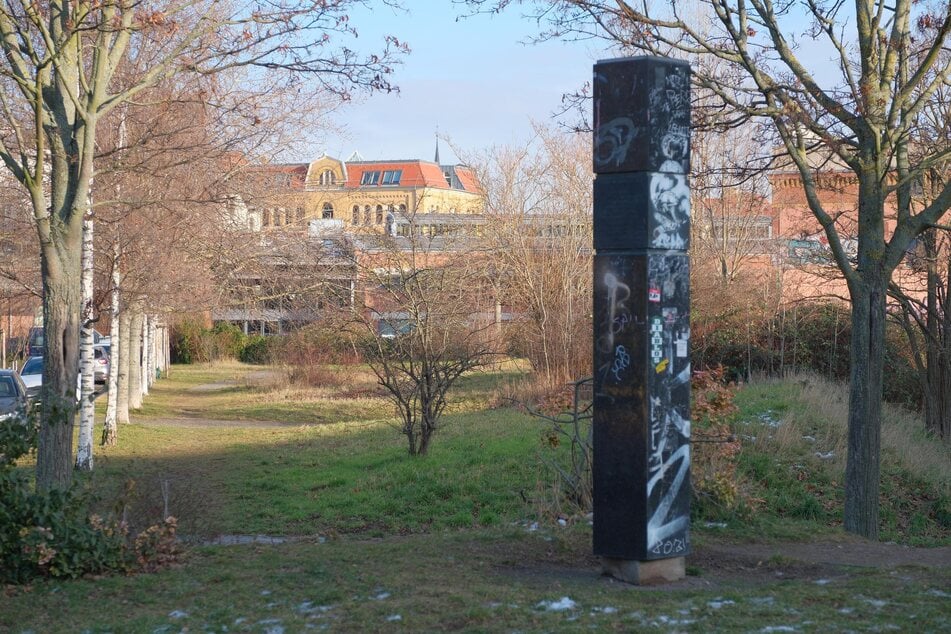 Die Barbara-Statue wurde von dieser Stehle abmontiert.