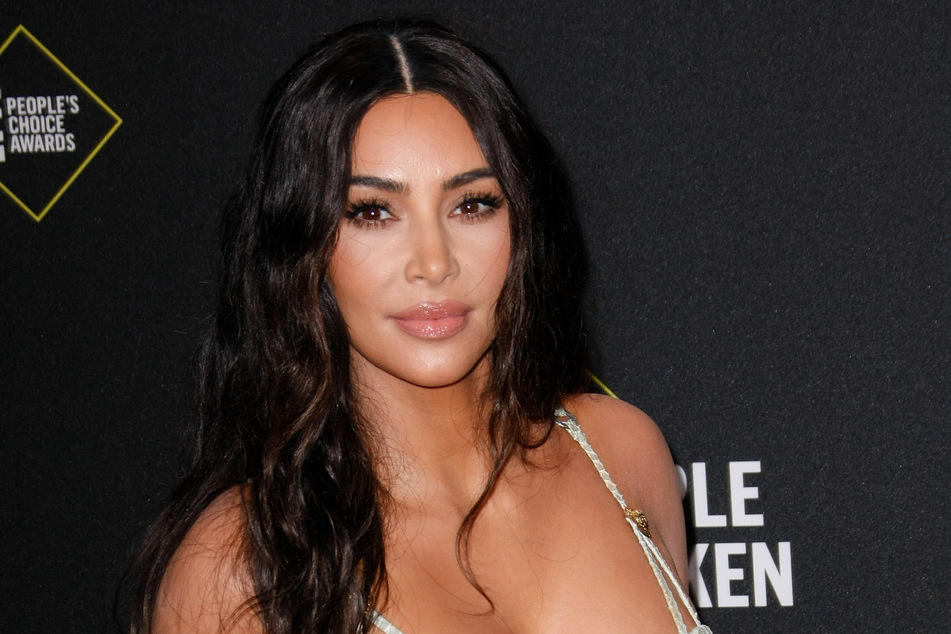 Kim Kardashians (40) Angestellte beschwerten sich: Das Model soll ihnen das Essen verweigert haben.