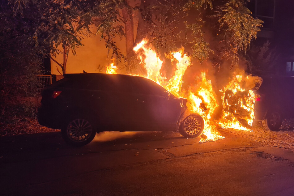 Im Harz brannte in der Nacht ein Auto - dies ist nicht der erste Vorfall.