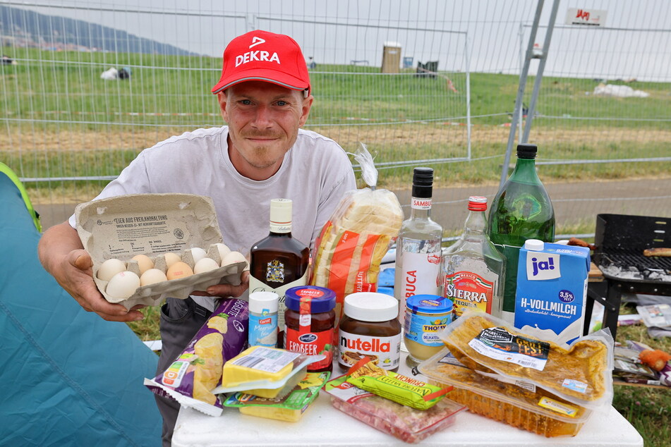Von jedem was dabei: Sachsenring-Besucher hinterließen sogar Eier, Marmelade und Grillfleisch.