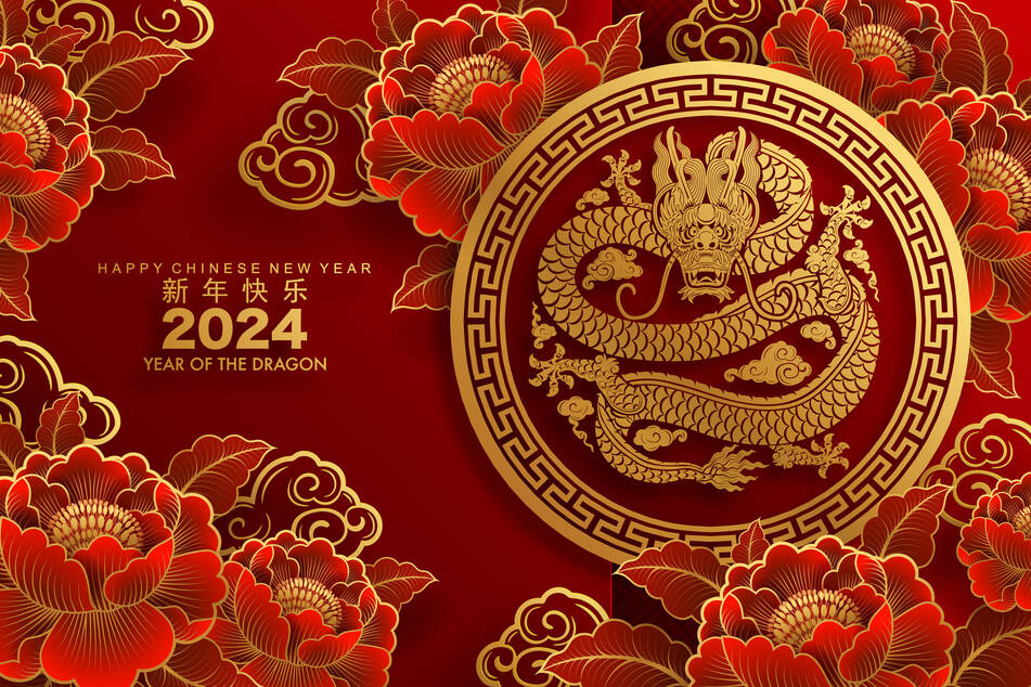 Im traditionell rot-goldenem Farbschema erstrahlt der Holz-Drache für 2024. (Symbolfoto)