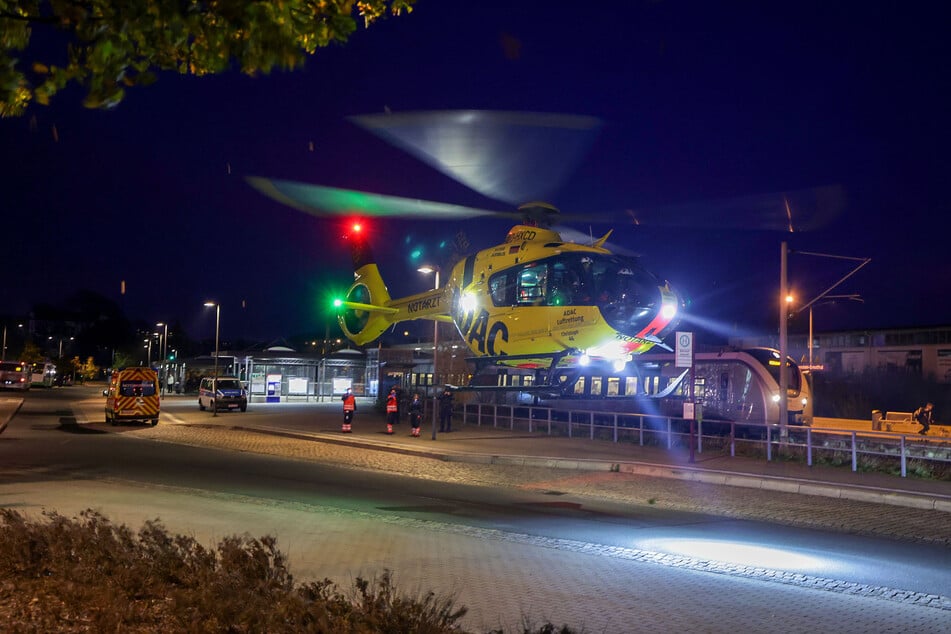 Der Rettungshubschrauber Christoph 46 landete am heutigen Dienstag am Bahnhof in Hohenstein-Ernstthal (Landkreis Zwickau).