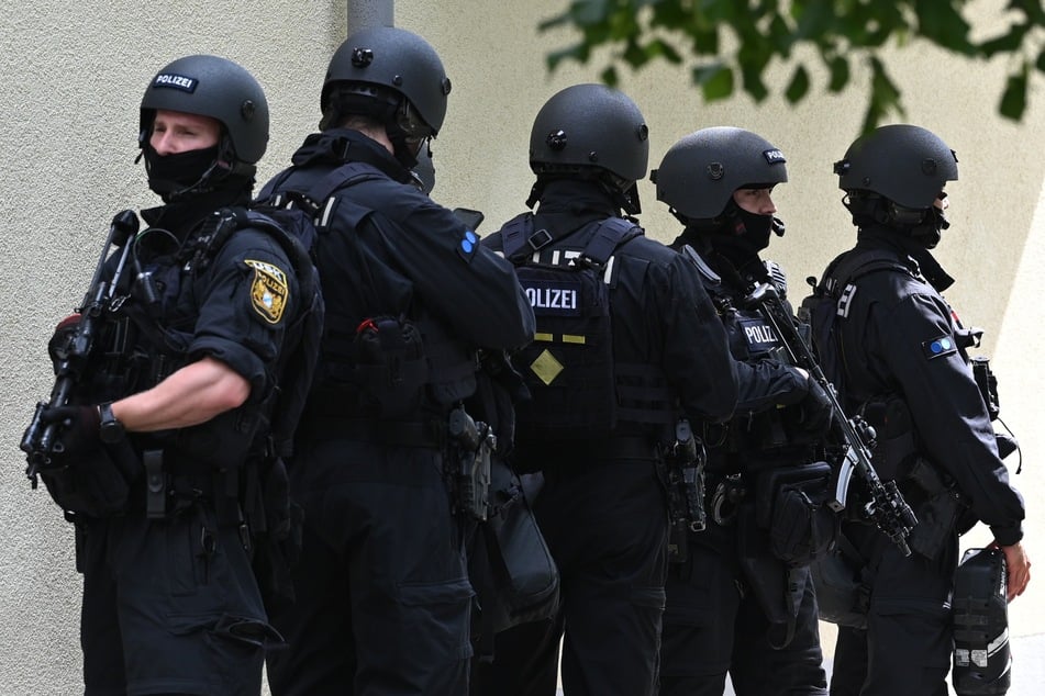 "Lassen euch nicht allein": Bürgermeister richtet nach Messer-Attacke emotionale Worte an Schüler