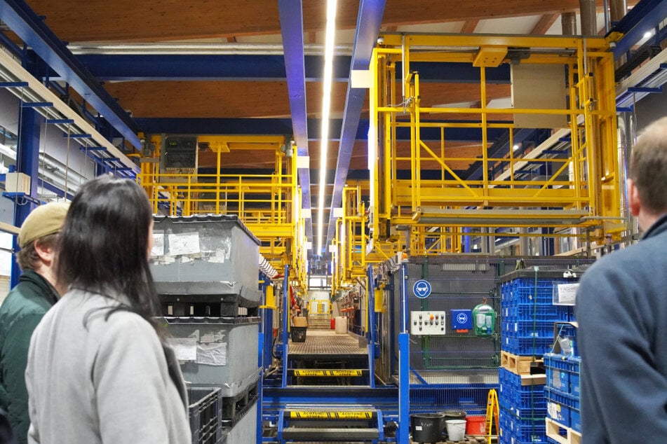 Bei der Spätschicht bekommt Ihr Antworten darauf, was in den Hallen und Werken bekannter Unternehmen passiert.