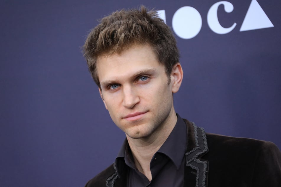 Keegan Allen (37) kannte blutige Szenen bisher wohl nur als Schauspieler, musste einen brutalen Überfall nun aber im echten Leben erfahren.