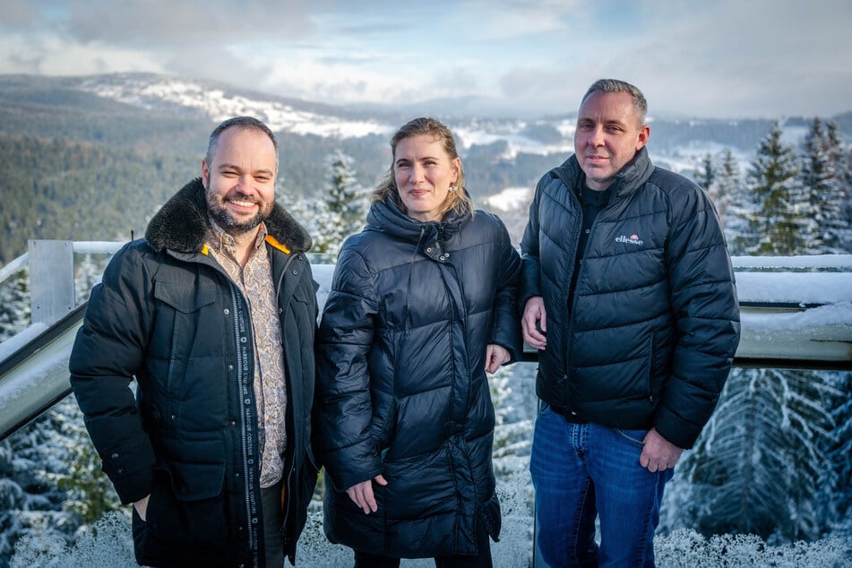 Sind stolz, ihre Heimat zu präsentieren (v.l.): Jan-Philipp Kunze, Anika Mehlis und Unternehmer Ronny Jäkel (46).