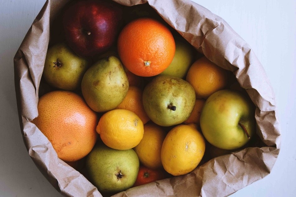Saisonales Obst und Gemüse in Bio-Qualität gibt es ohne Verpackung im Monger Store.