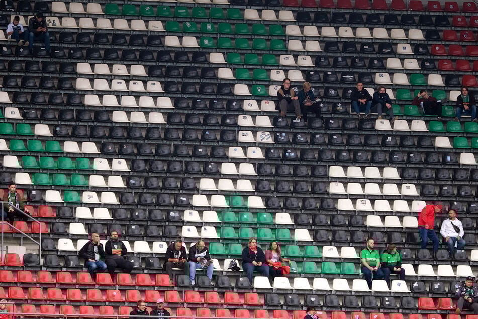 Das Stadion von Hannover 96 würde ausreichend Platz für nötige Abstände bieten.