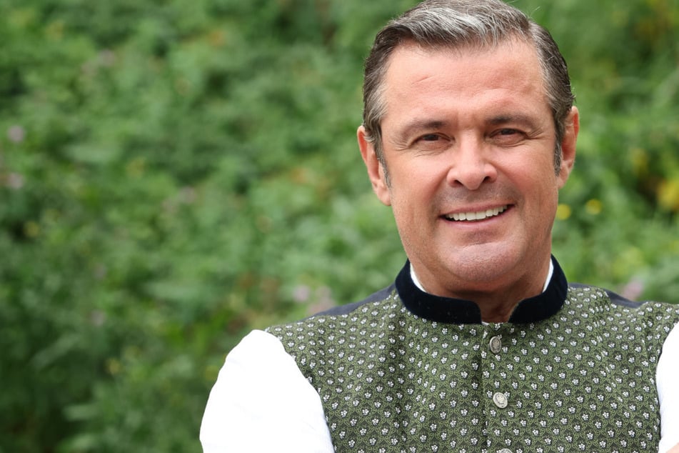 Rosenheim-Cops: "Nach zwanzig Jahren ist es Zeit": Der Wirt verlässt die "Rosenheim Cops"