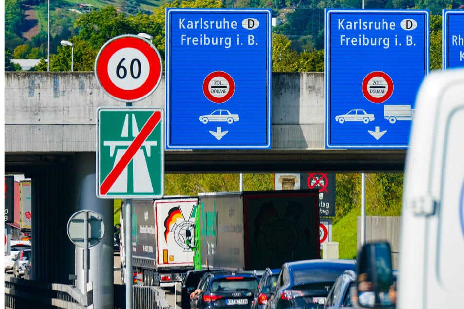 Möglicher Sprengstoff-Fund: Grenzübergang zur Schweiz dicht