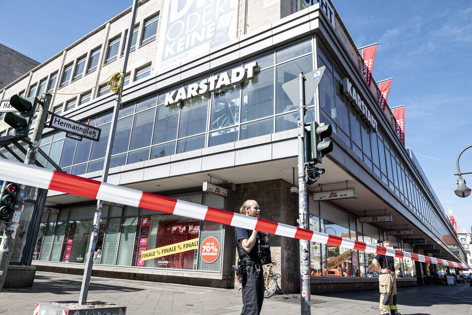 Vier Männer haben am Freitag versucht, eine Bankfiliale in Neukölln zu überfallen.