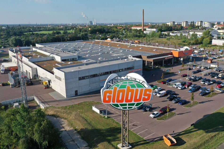 Hinter diesem Globus-Markt an der Hallenser Dieselstraße wurde die Leiche gefunden.