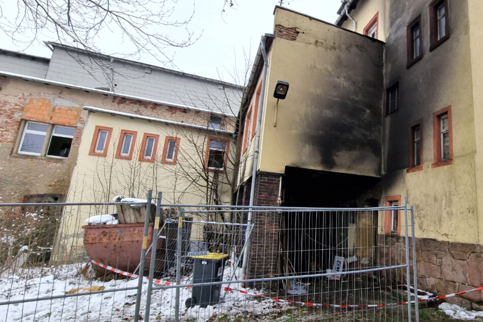 Feuerwehreinsatz bei ehemaligem Restaurant: Polizei ermittelt wegen Brandstiftung