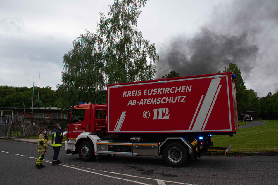 Brand bei der Bundeswehr: Tanklaster in Munitionslager in Flammen