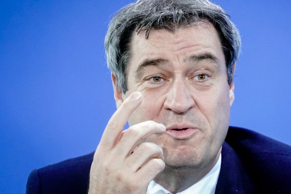 Markus Söder (CSU), Ministerpräsident von Bayern und CSU-Vorsitzender, gibt nach der Videokonferenz mit den Ministerpräsidenten der Bundesländer eine Pressekonferenz.