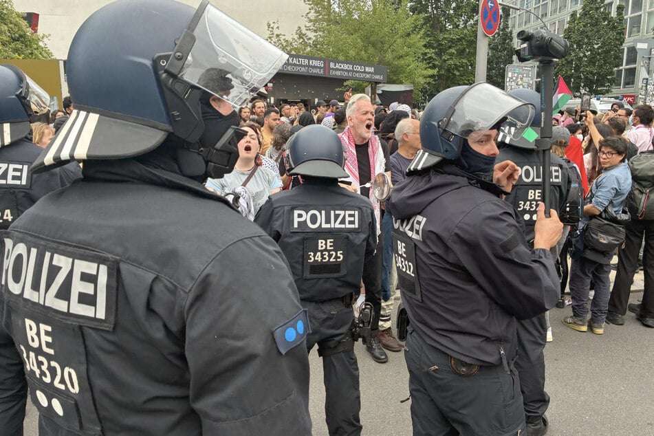 Die Polizei konnte den entsprechenden Polizisten bereits identifizieren. (Archivbild)
