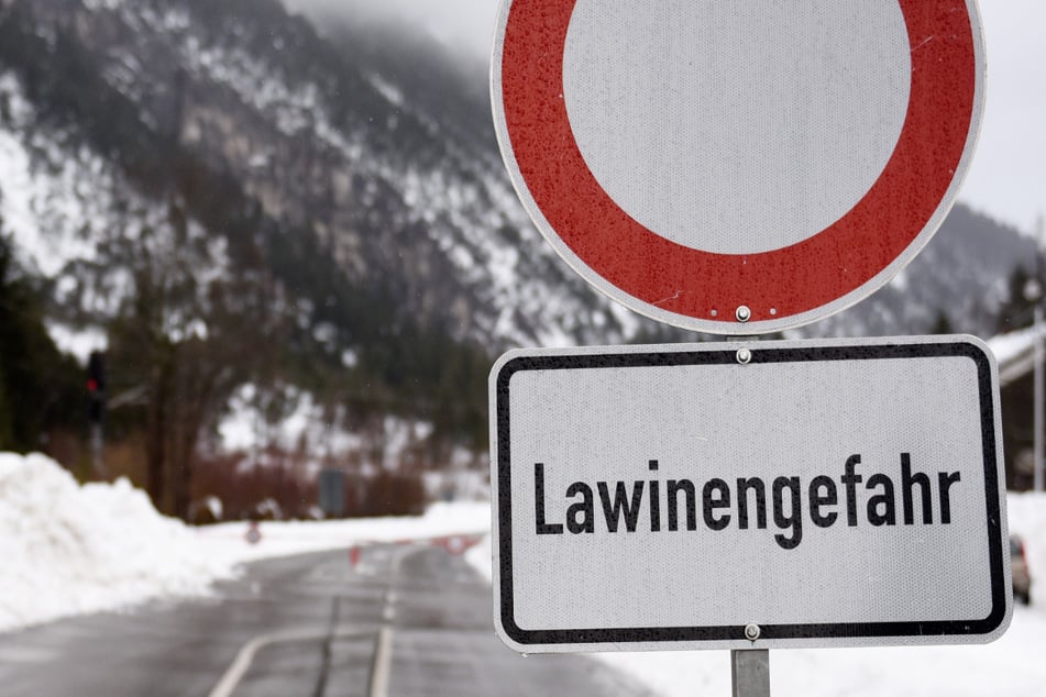 Die Lawinengefahr in Bayern ist weiter gestiegen. (Symbolbild)
