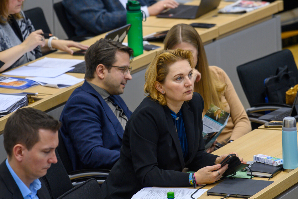 Karin Tschernich-Weiske (52, CDU) möchte bald Zeugenvernehmungen durchführen, um neue Erkenntnisse zum Anschlag zu gewinnen.